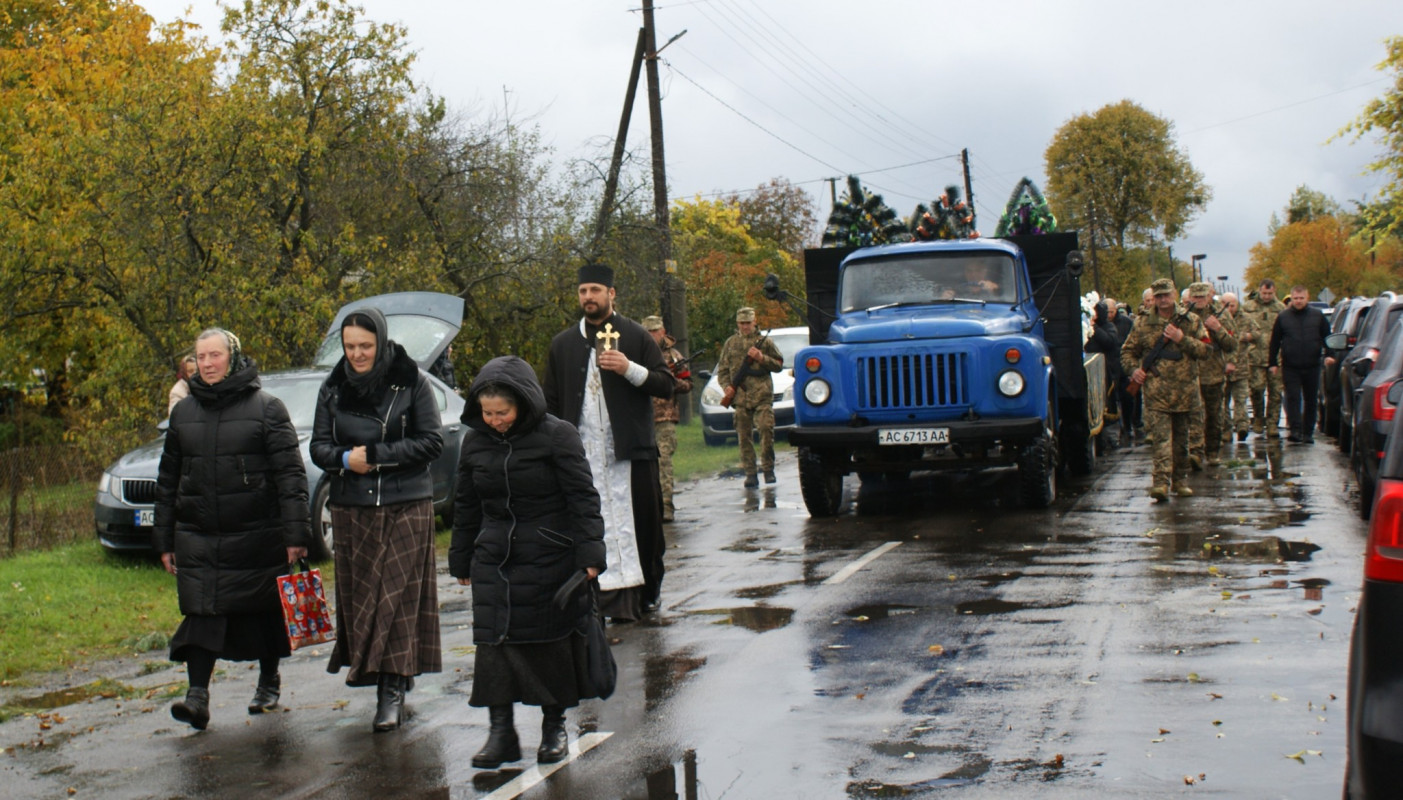 Світла людина зі щирим серцем: на Волині попрощалася з військовим Миколою Пахлею