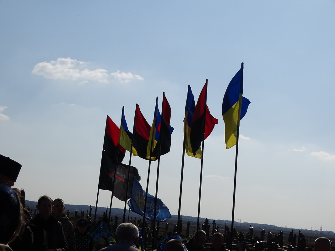 На Волині провели в останню путь Героя Василя Кравчука, який загинув два роки тому