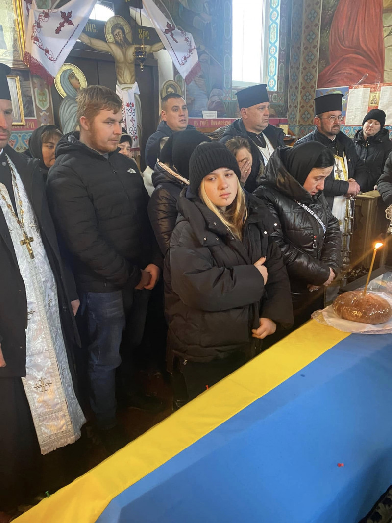 Понад рік вважався зниклим безвісти: У Луцькому районі попрощалися з Героєм Олександром Юрчуком