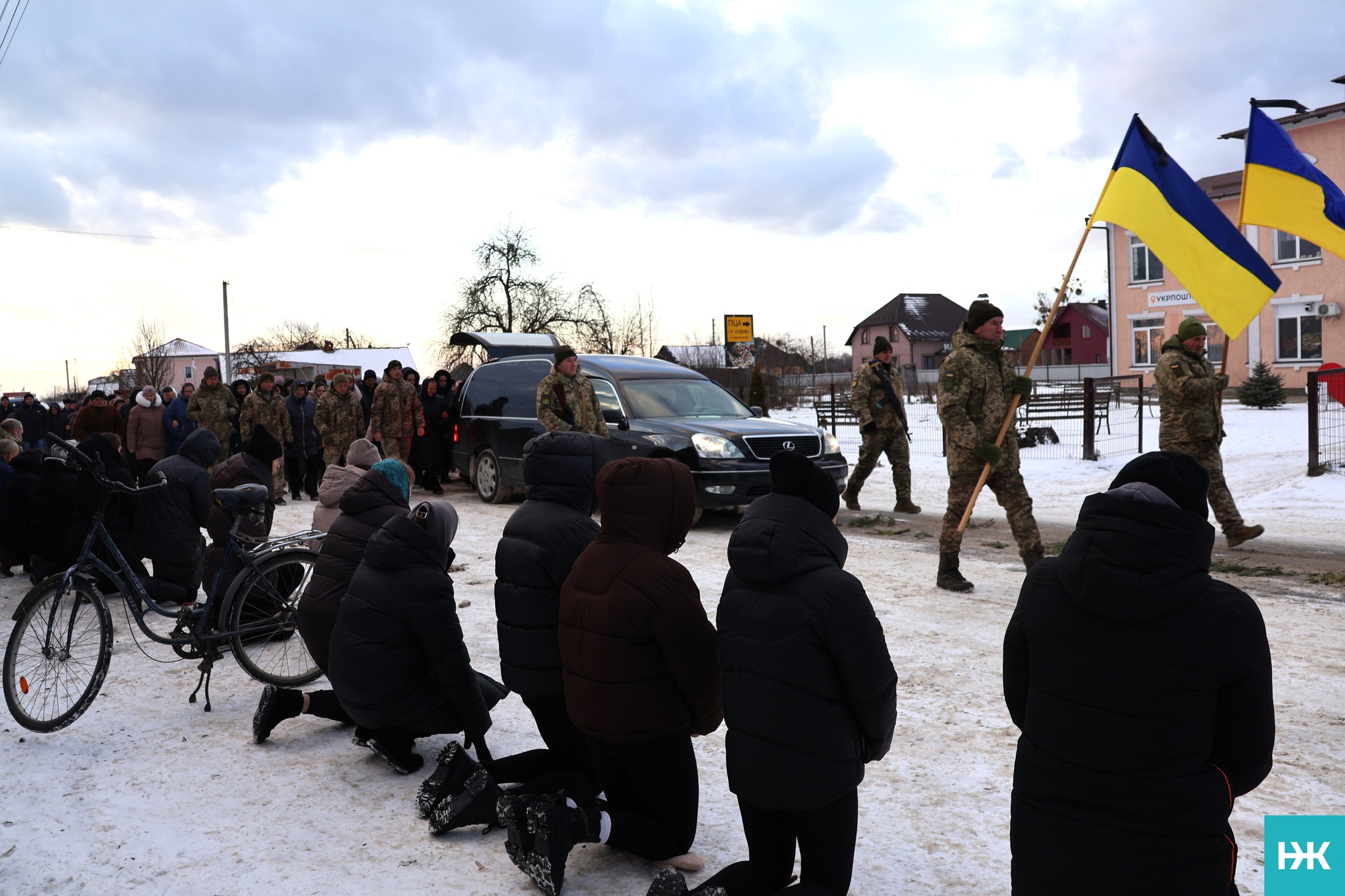 Без батька залишилися п'ятеро дітей: на Волині в останню путь провели Героя, який вважався безвісти зниклим
