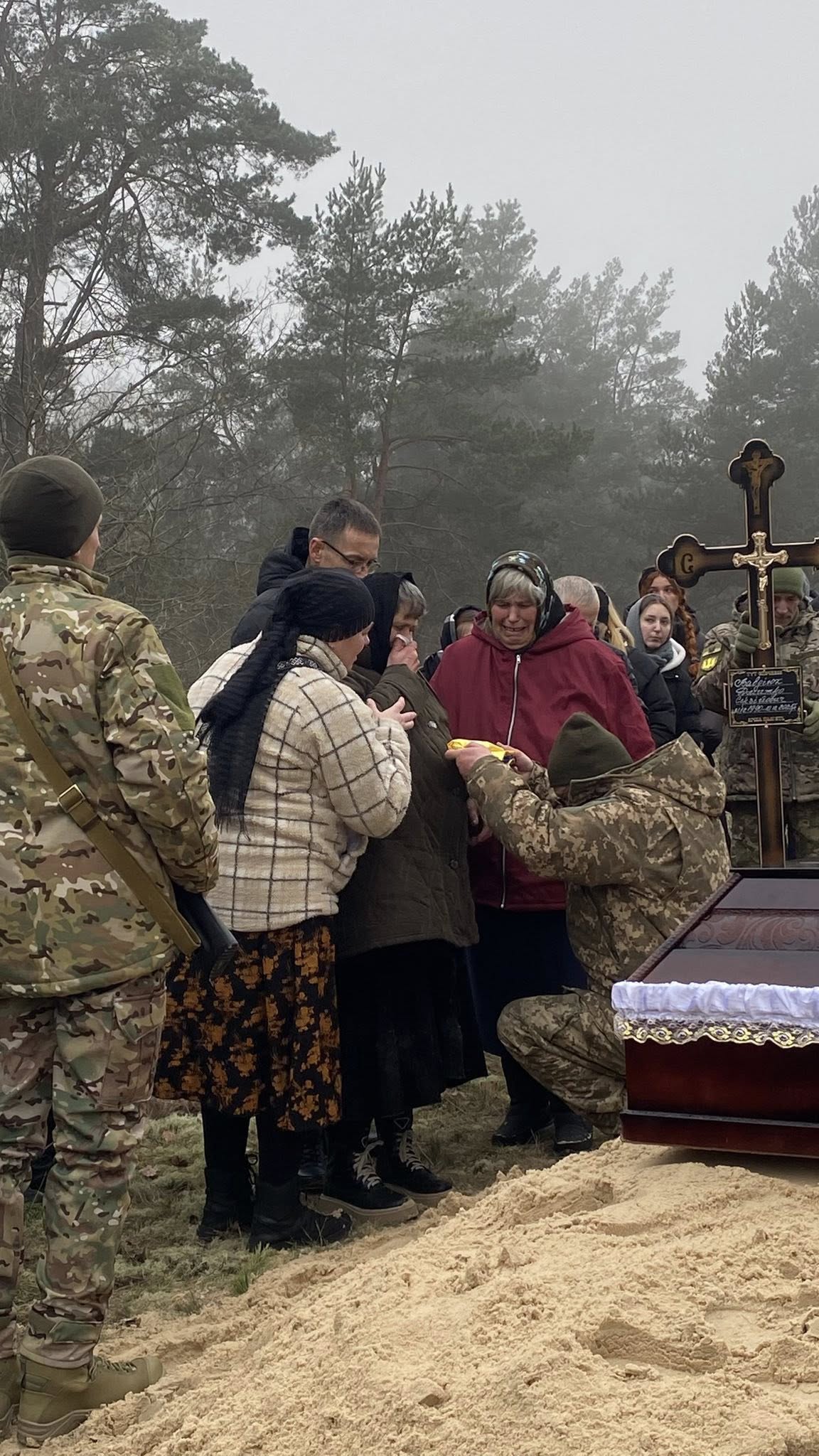 Герою назавжди 35: на Волині провели в останню путь загиблого воїна Дмитра Вавдіюка