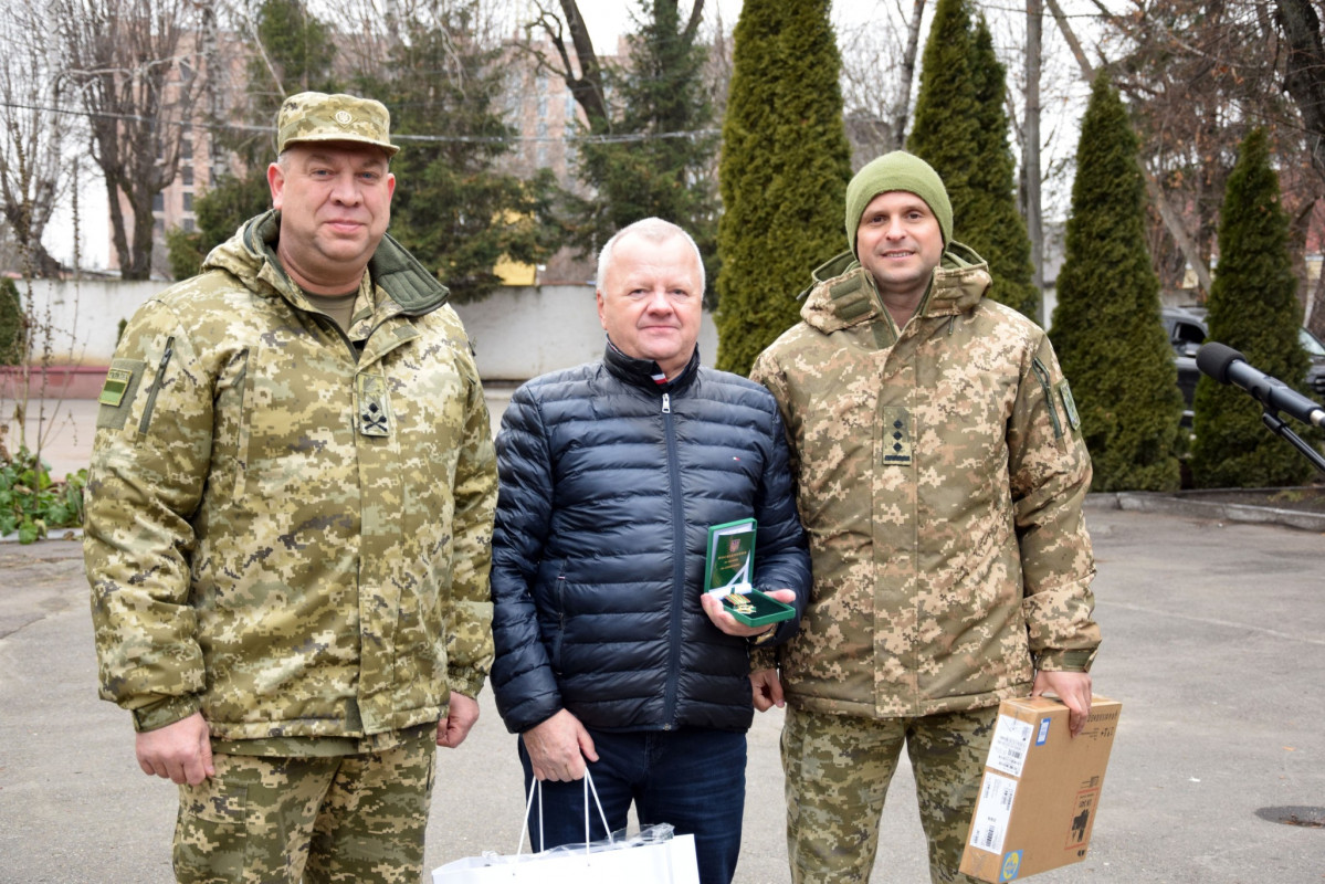 Як волонтери Волині допомагають прикордонникам на передовій