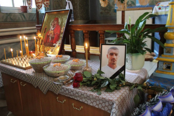 На Маневиччині провели в останню дорогу загиблих воїнів Володимира Чуйка і Руслана Будя