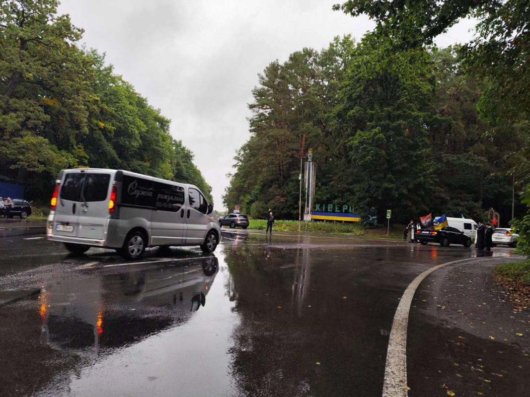Загинув понад рік тому: у Луцькому районі провели в останню путь захисника Юрія Бондарука