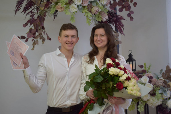 У «дзеркальну» дату в Луцьку одружилося сім пар