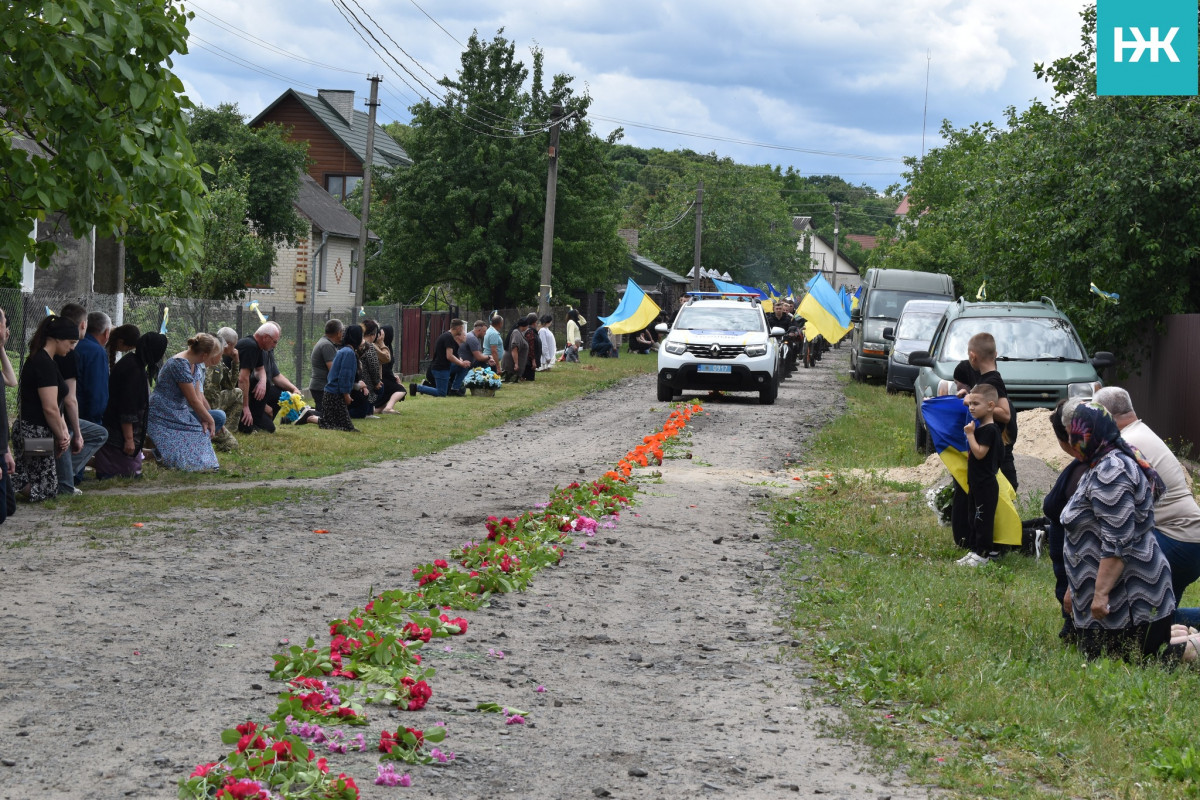 Навіки 22: на Волині усе село вийшло провести у вічність молодого Героя Артема Оласюка