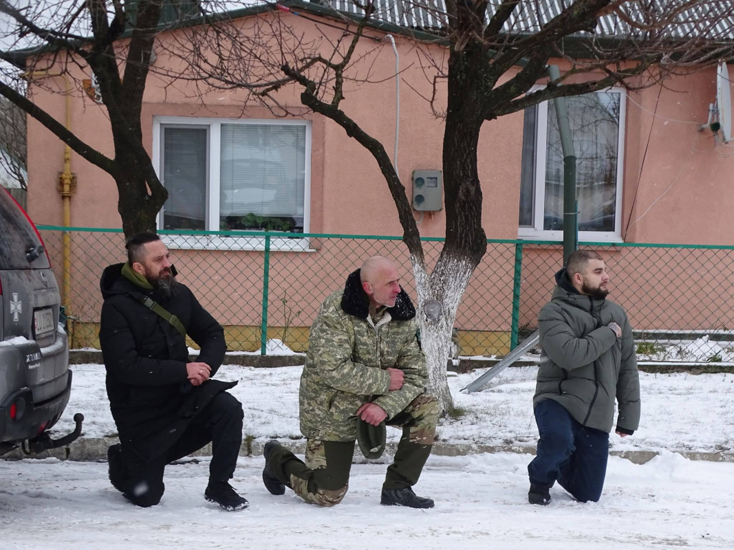 Повернувся додому «на щиті»: волиняни провели на вічний спочинок полеглого капітана Олександра Євтушка
