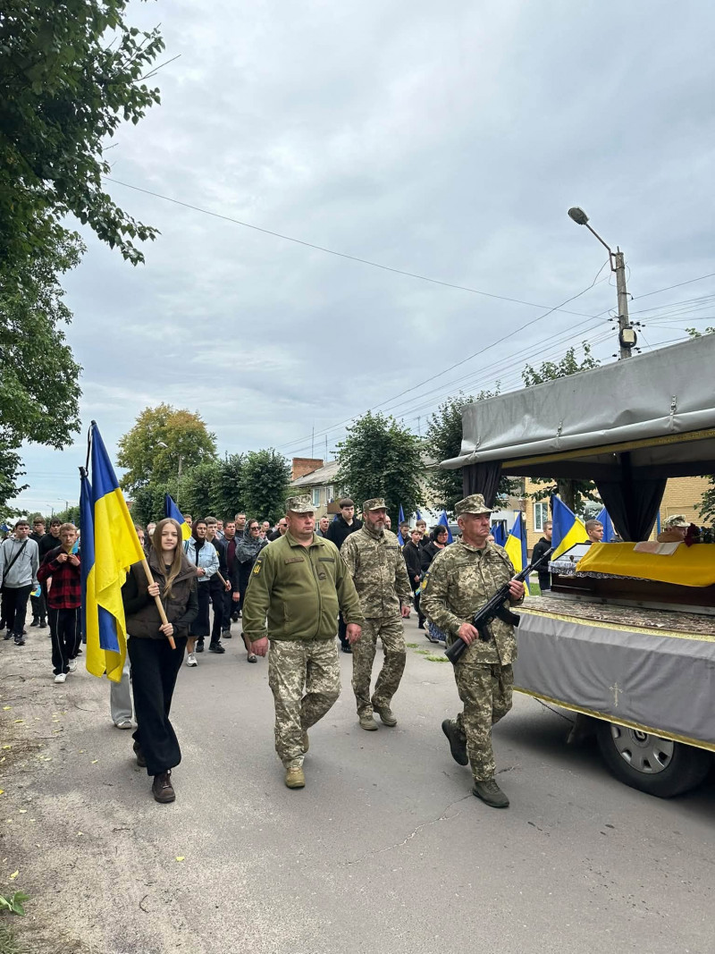 Понад два роки надії та очікування: на Волині провели в останню путь Героя Андрія Лабанта