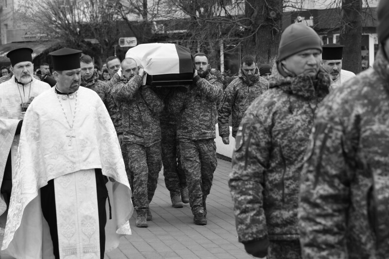 У Луцьку провели в останню дорогу загиблого Героя Віктора Оверчука