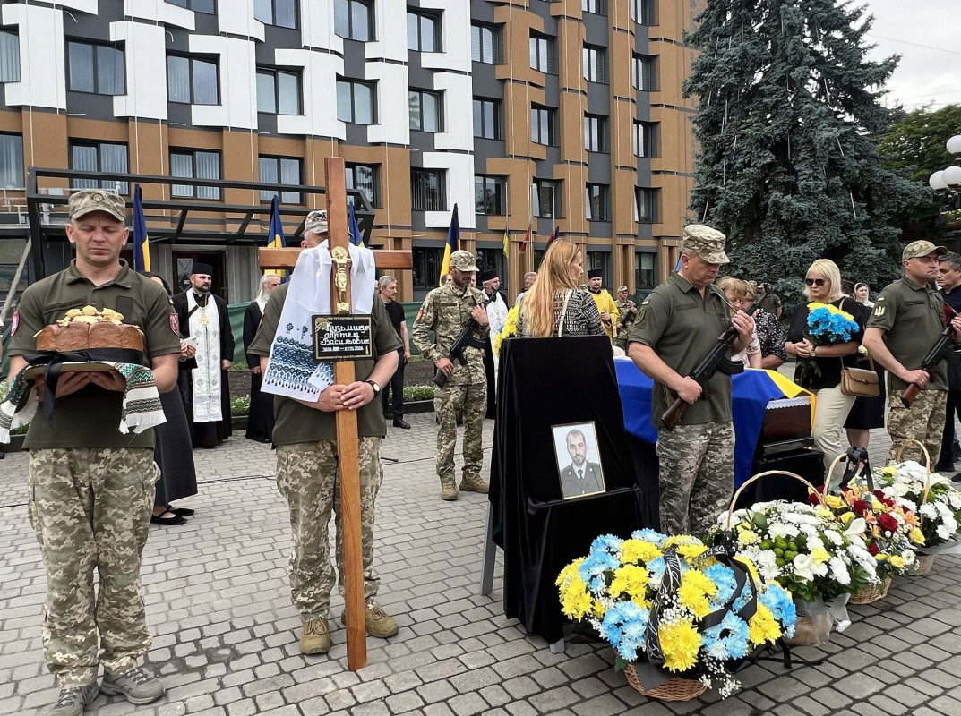 На Волині провели у вічність 27-річного Героя Артема Кузьмичука
