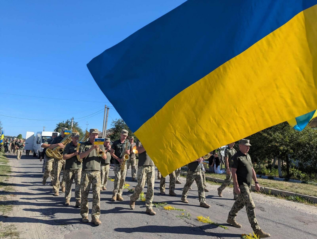 Півторарічний син більше не обійме батька: на Волині попрощалися з 30-річним воїном Віталієм Ксьондзиком
