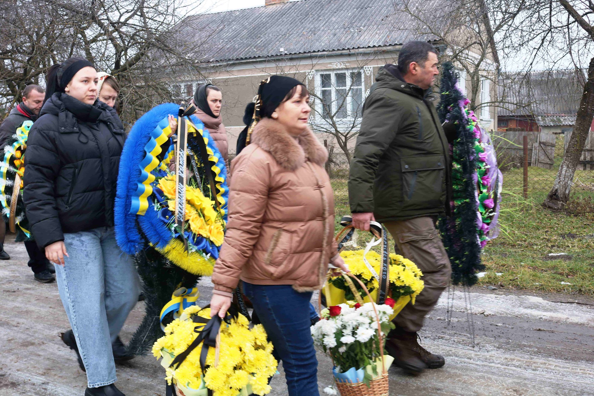 Помер дорогою додому: у Луцькому районі поховали молодого військового Івана Фліса