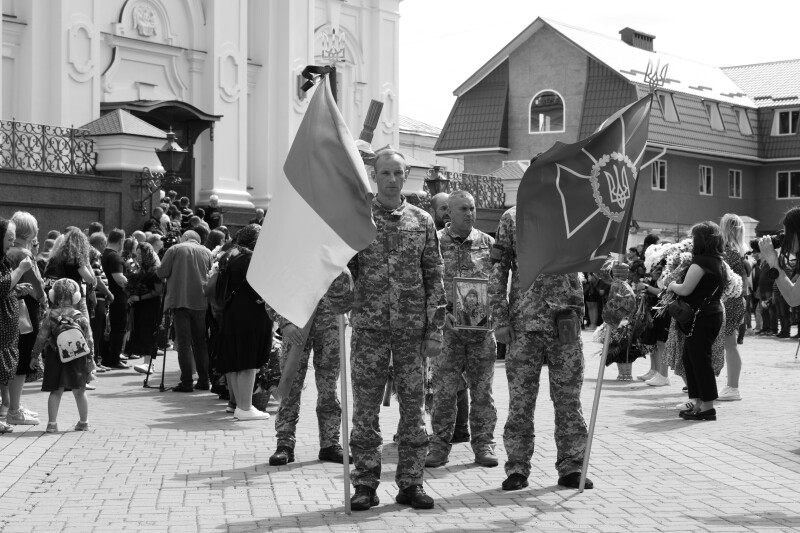 Професійний спортсмен, талановитий тренер-викладач і мужній воїн: Луцьк попрощався з Героєм Романом Гаврилюком