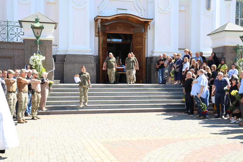 Загинув чотири місяці тому: у Луцьку попрощалися із 54-річним Героєм Едуардом Павловським