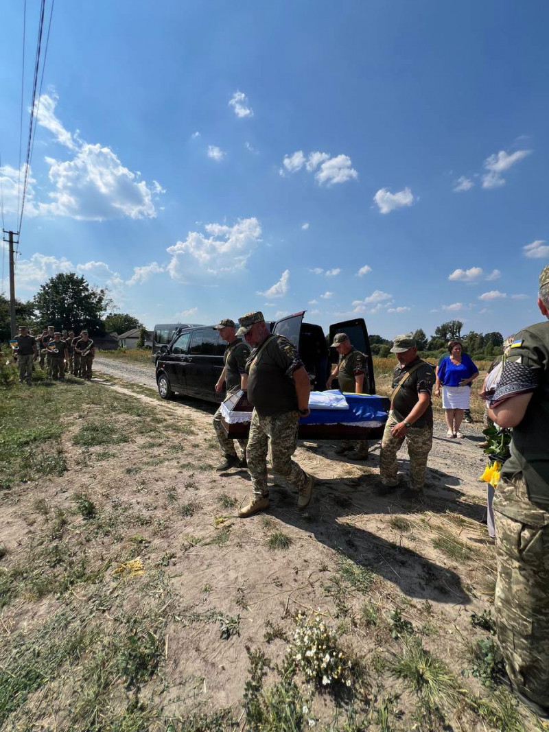 На Волині провели в останню путь полеглого 39-річного Героя Віталія Вороб'я