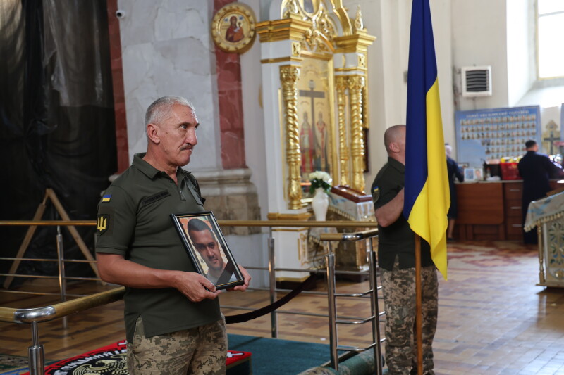 Навіки 33: у Луцьку в останню дорогу провели полеглого Героя Юрія Васюка