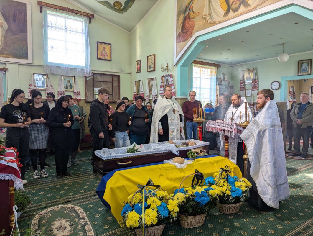 У громаді на Волині попрощалися з військовим Юрієм Шевчуком