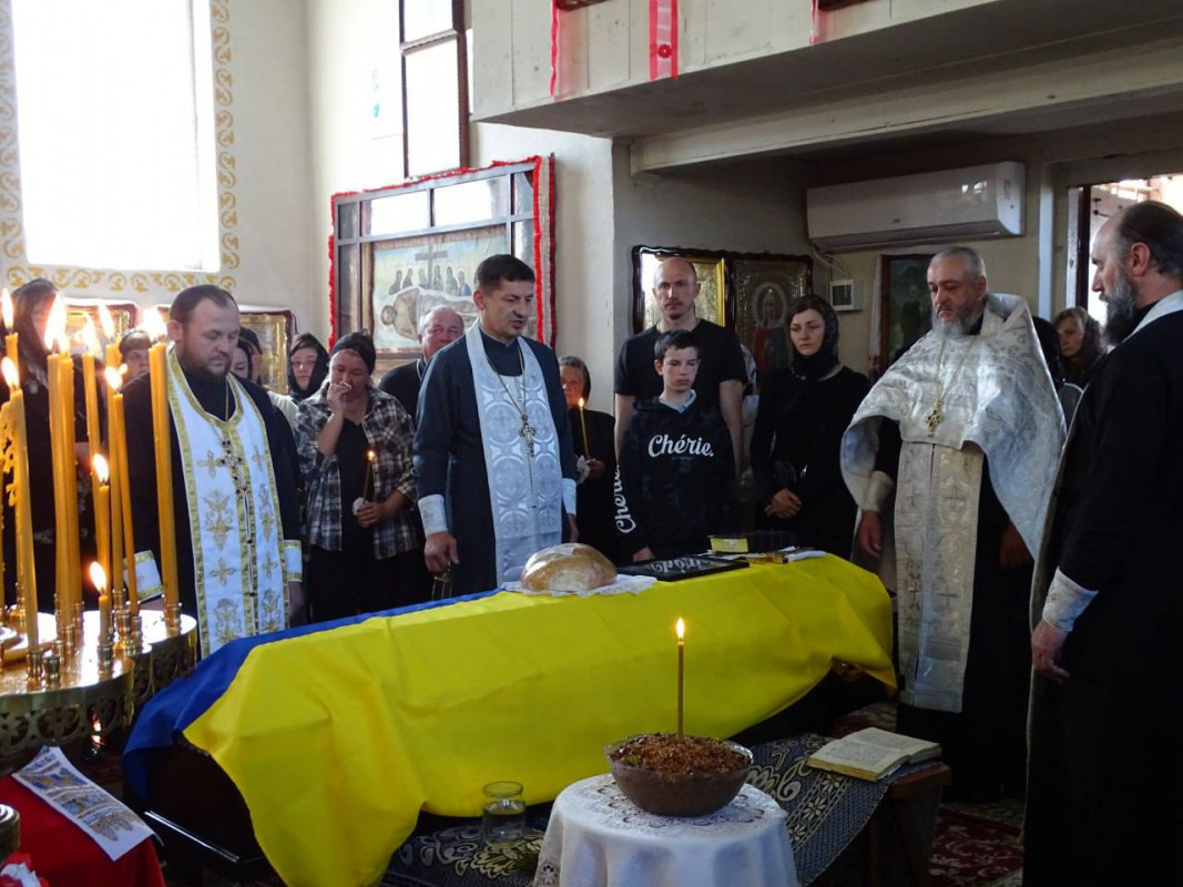 Родина дочекалася Героя - волиняни попрощалися із полеглим Героєм Василем Криницьким