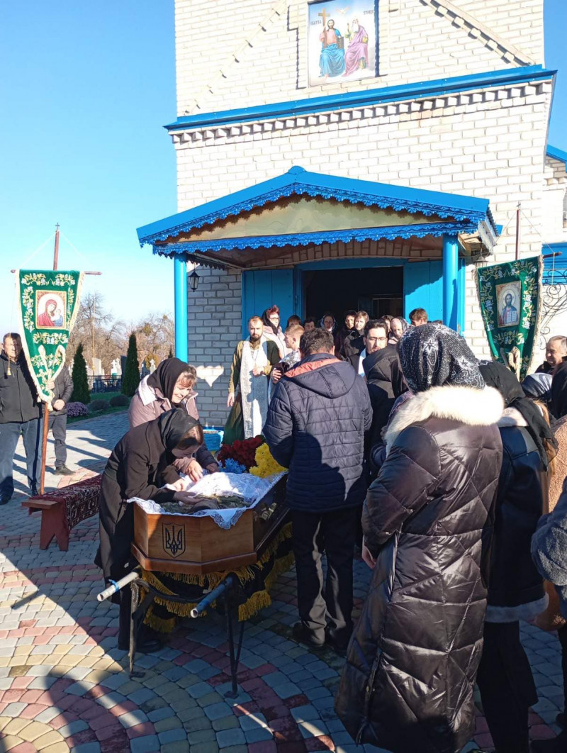 Важке поранення забрало життя: на Волині все село зійшлося провести в останню дорогу Героя Юрія Годлевського