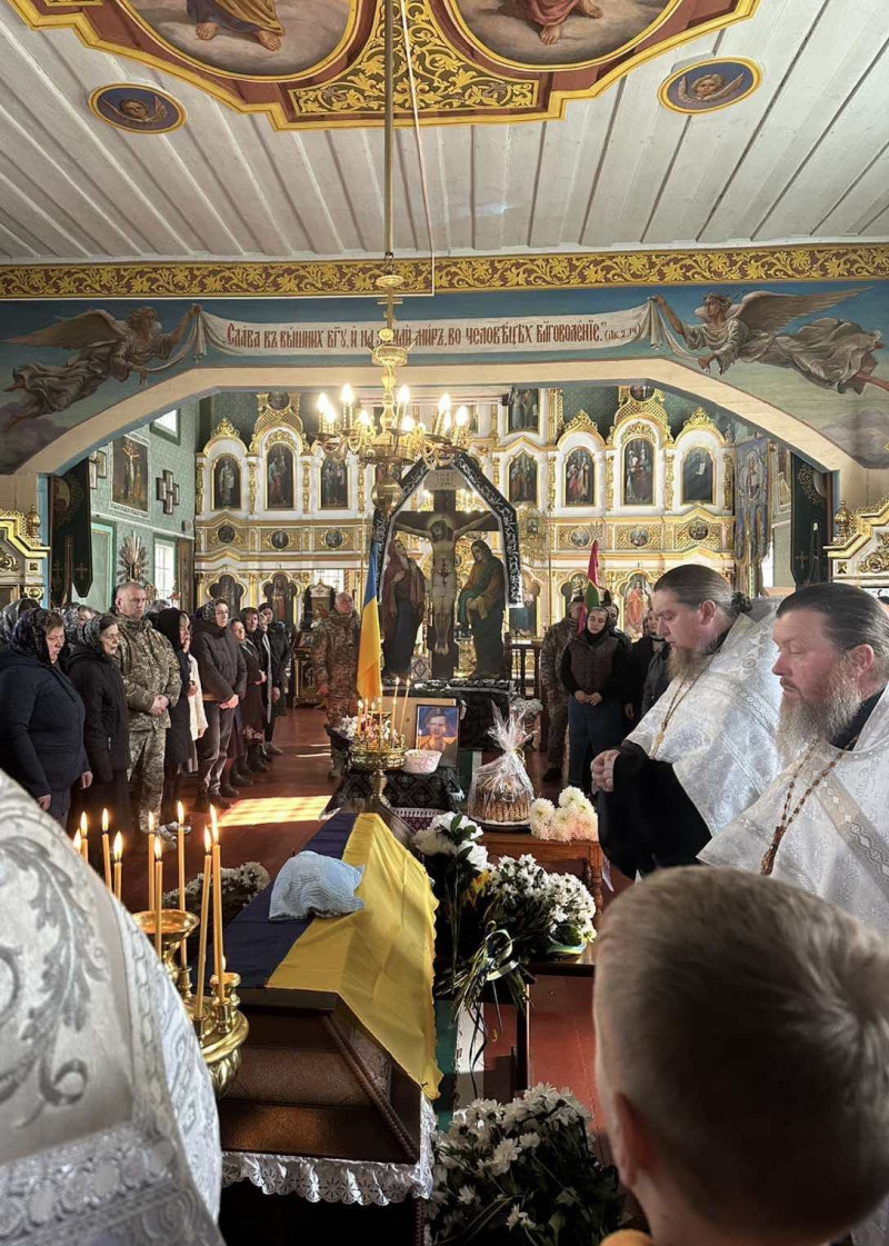 На Волині провели в останню дорогу 42-річного захисника Олександра Ткачука