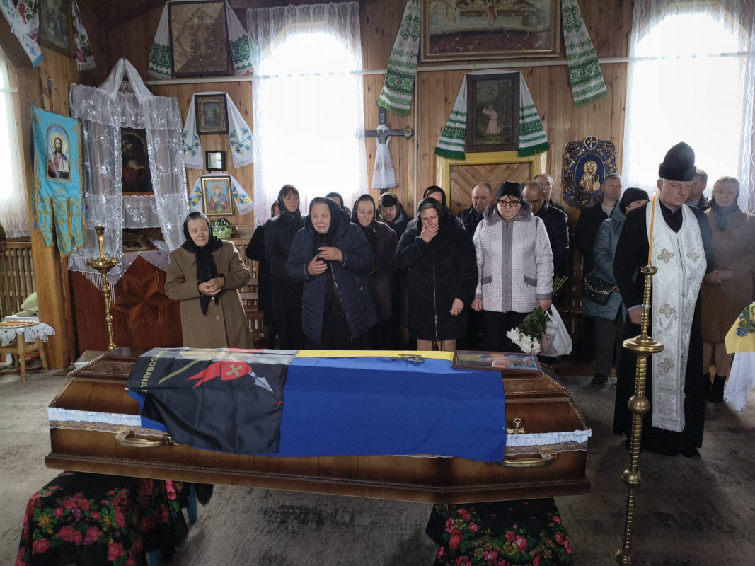 Рівно через рік після загибелі на Волині провели в останню дорогу Героя Юрія Камця