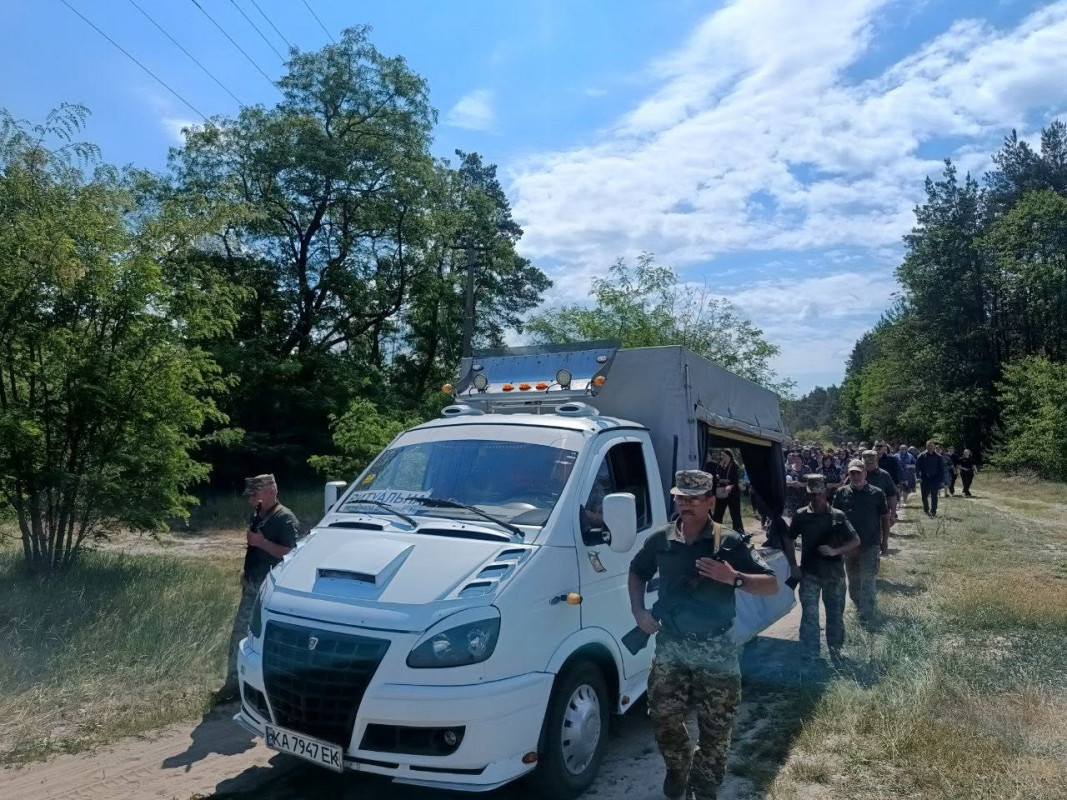 Загинув внаслідок удару FPV-дрона: на Волині попрощалися із Героєм Василем Кавасом