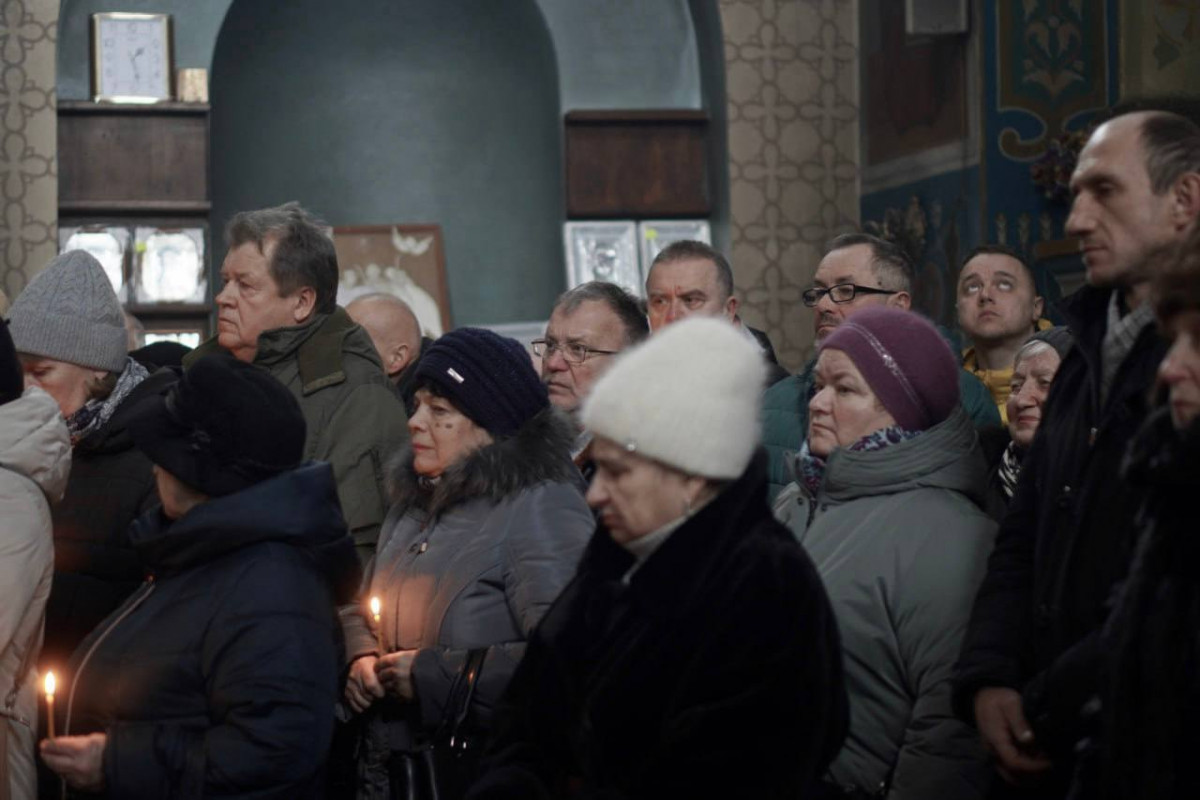 Останні оплески легенді: на Волині попрощалися з композитором Сергієм Шишкіним