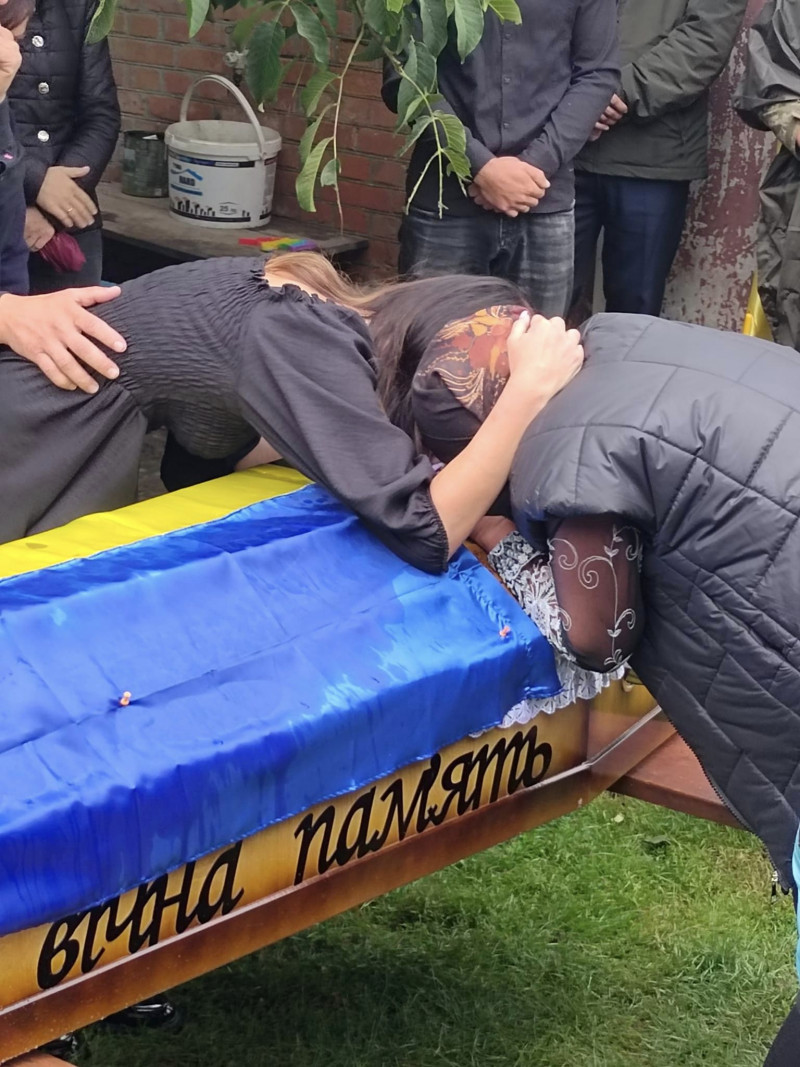 Був 3 тижні на передовій: громада на Волині попрощалася із 28 загиблим на війні Героєм-земляком Олександром Дубчуком