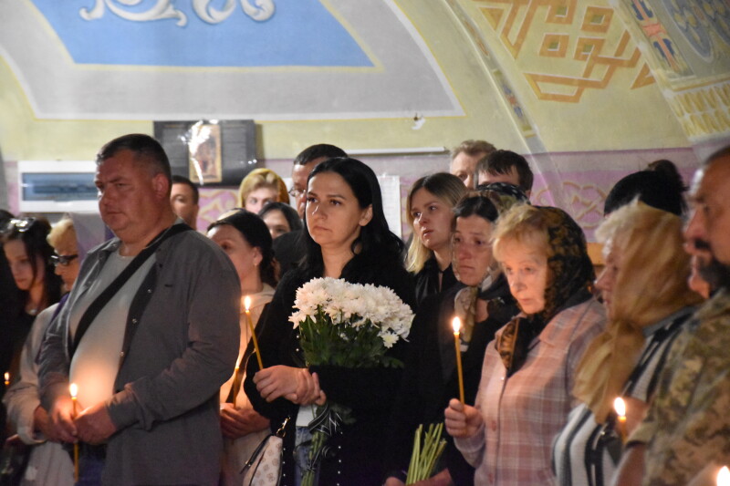 У Луцьку провели в останню путь військовослужбовця Олександра Вибача, який загинув 5 місяців тому