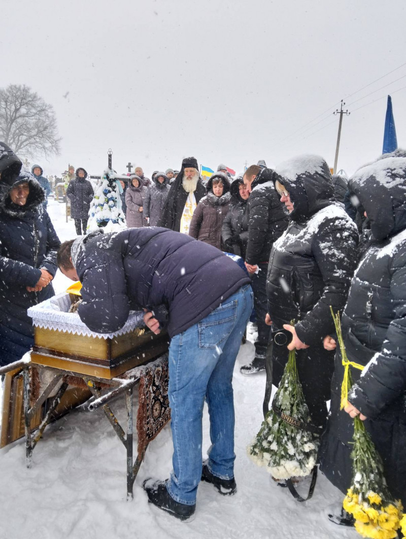 На Волині провели в останню земну дорогу військового Василя Ярмолюка