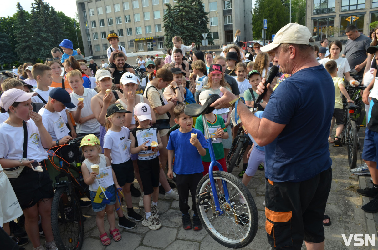«Їду за Героя»: у місті на Волині вдруге провели благодійний велозаїзд на підтримку ЗСУ