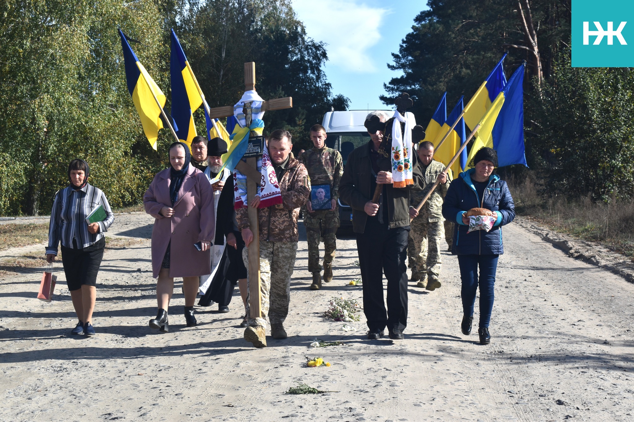 Пусткою залишилася хата, в якій чоловік жив до війни: на Волині в останню дорогу провели Героя Юрія Куха