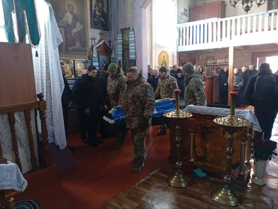 320 днів вважався зниклим безвісти: на Волині в останню путь провели Героя Ігоря Бурка