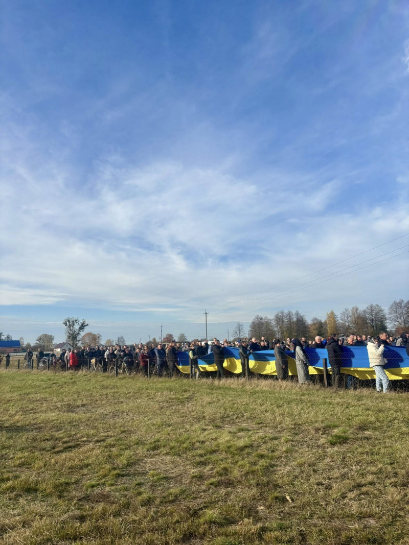 До останнього подиху боронив Україну: на Волині попрощалися із загиблим Героєм Іваном Кіпенем