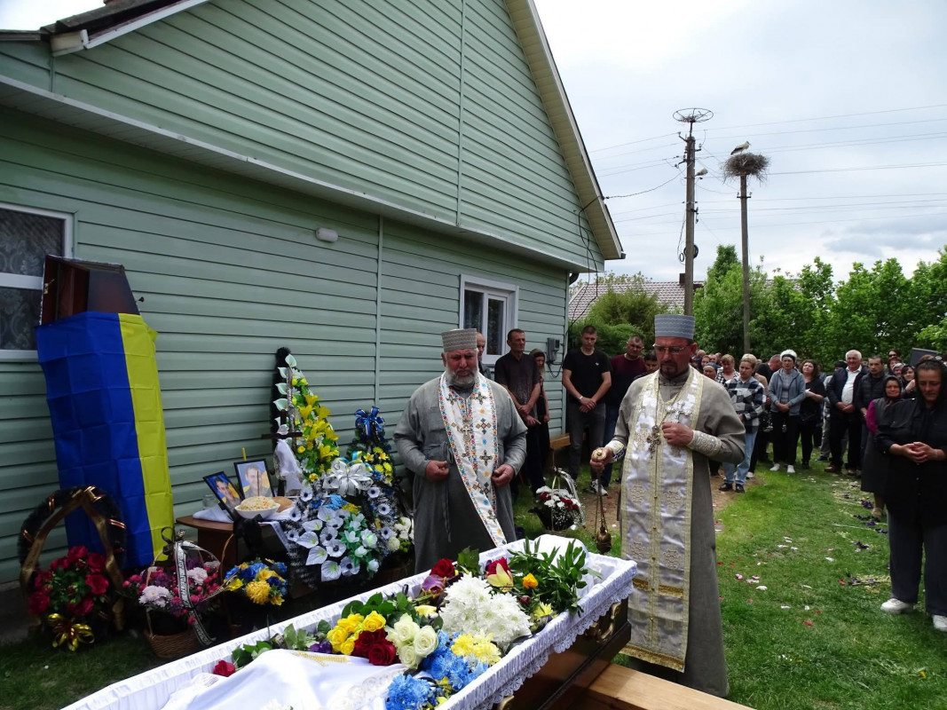 Серце зупинилося у лікарні: на Волині поховали захисника Андрія Свігуна