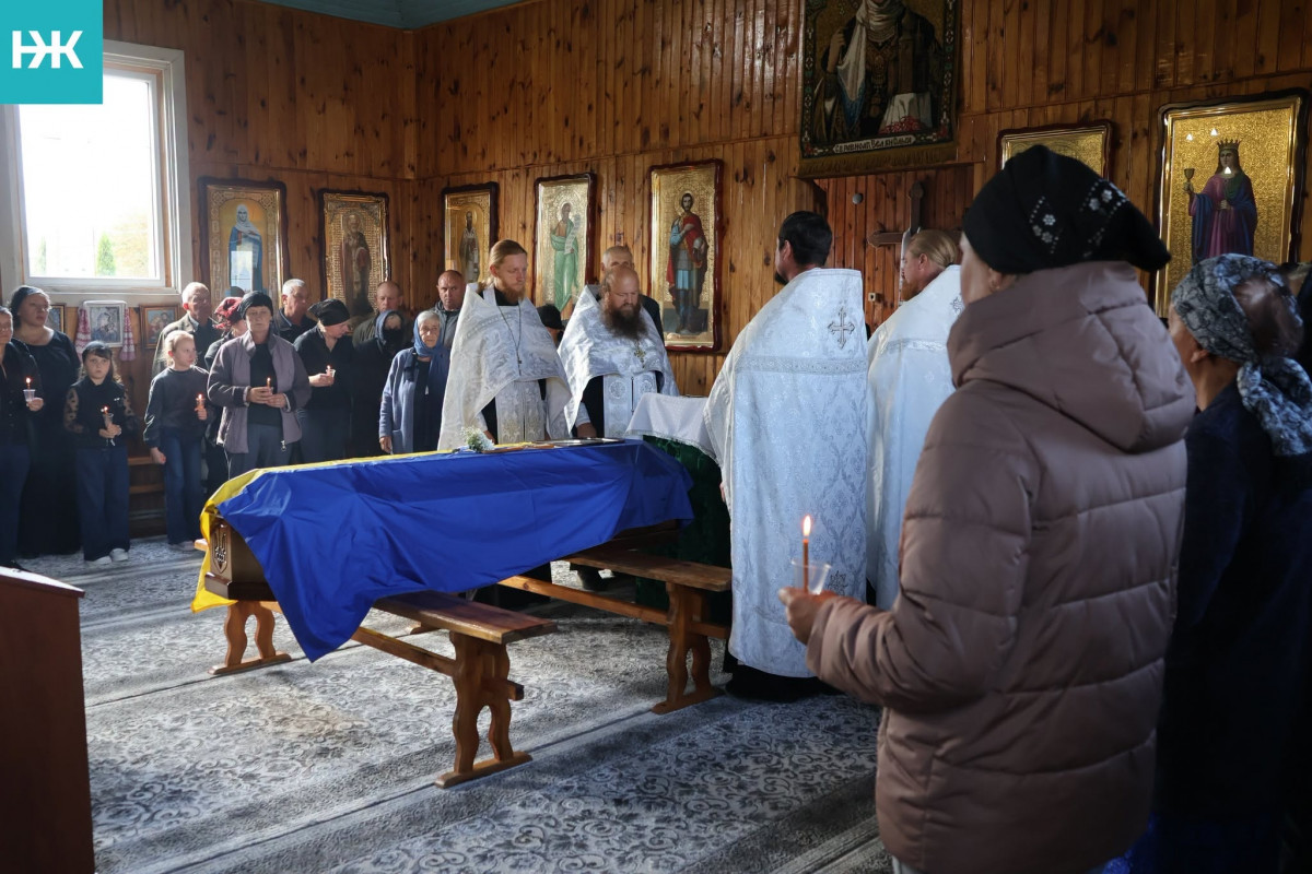 У громаді на Волині попрощалися із загиблим на Сумщині захисником Володимиром Хвесиком
