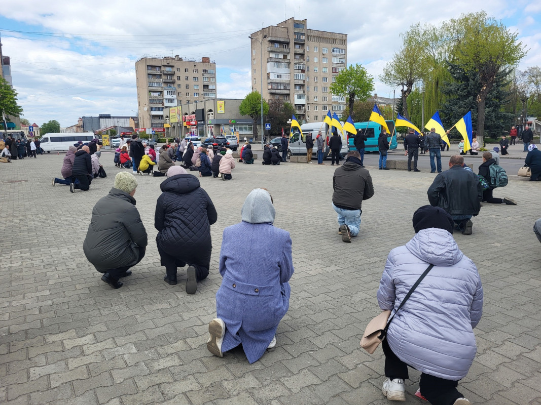Понад півтора року вважався зниклим безвісти: на Волині провели в останню земну дорогу воїна Валерія Антонюка
