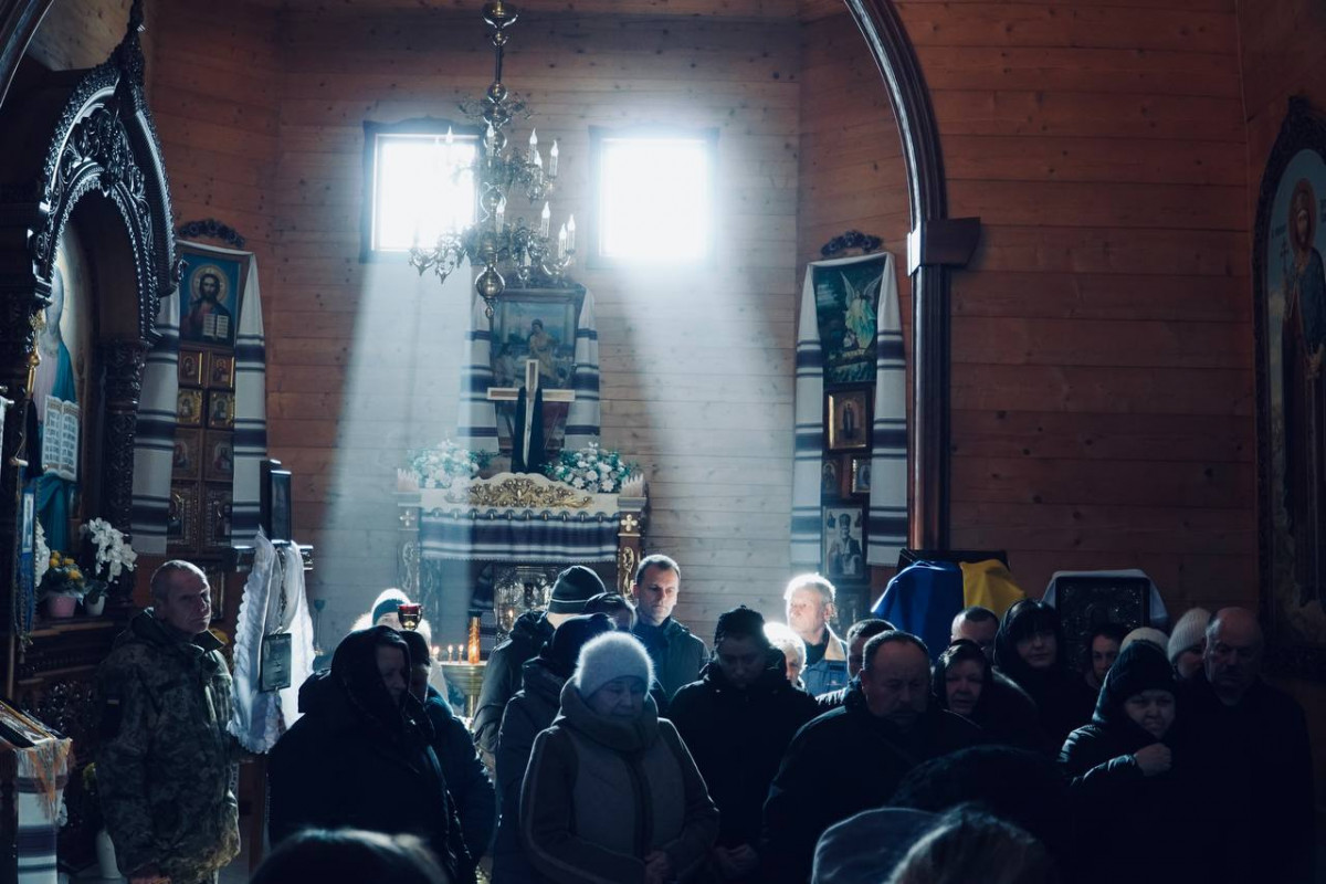 Життя обірвалося під час лікування: на Волині поховали захисника Василя Бакуна