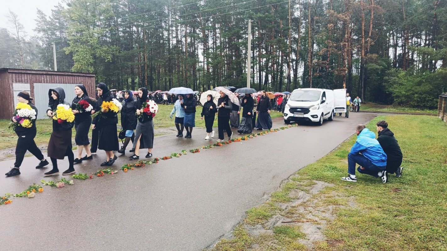 На Волині в останню путь провели 35-річного захисника Володимира Медведюка