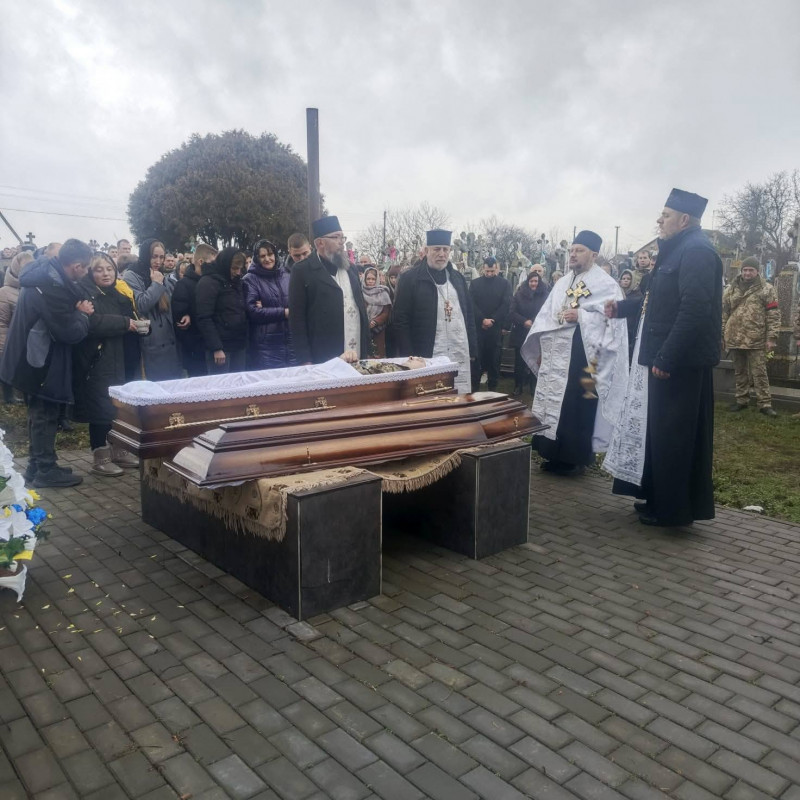 На Волині громада провела в останню путь захисника Андрія Ганнущенка