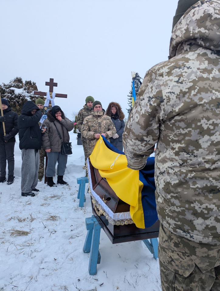 Сільський майстер на всі руки: волиняни попрощалися з Героєм Володимиром Вавринюком