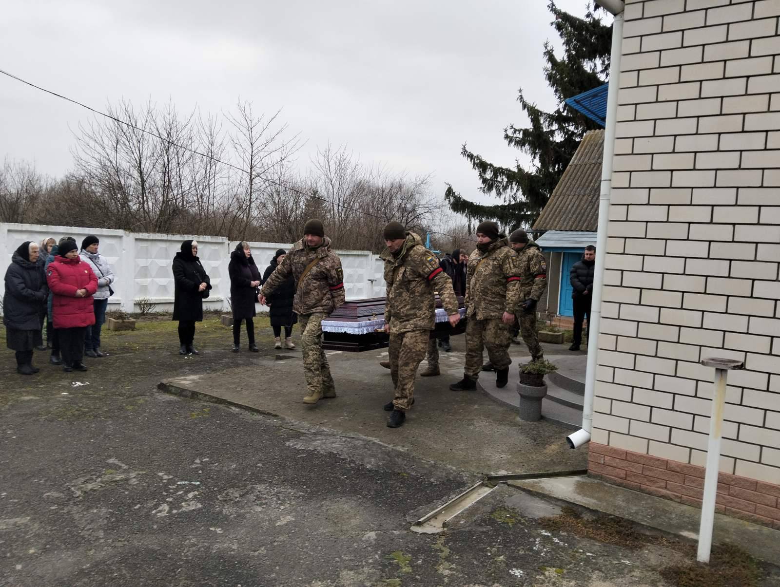 На Волині в останню дорогу провели військового Адріана Крупка. Фото