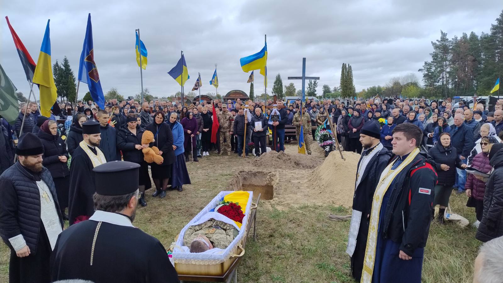 Загинув унаслідок ворожого обстрілу: на Волині попрощались з Героєм Іваном Горбачем
