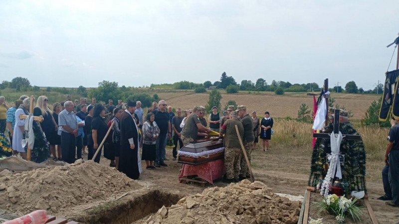Загинув у січні: на Волині попрощалися із воїном В’ячеславом Мотикою