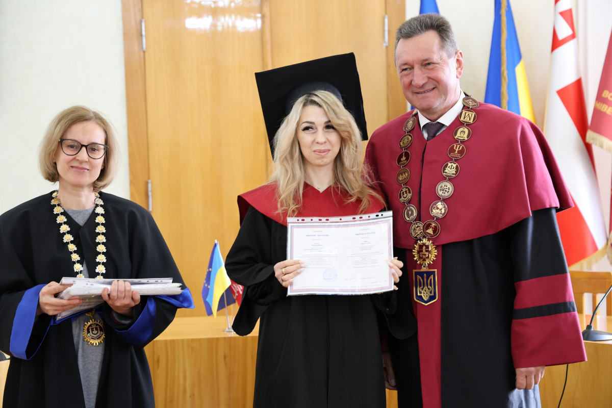 У волинському виші випускники-магістри інституту неперервної освіти отримали дипломи