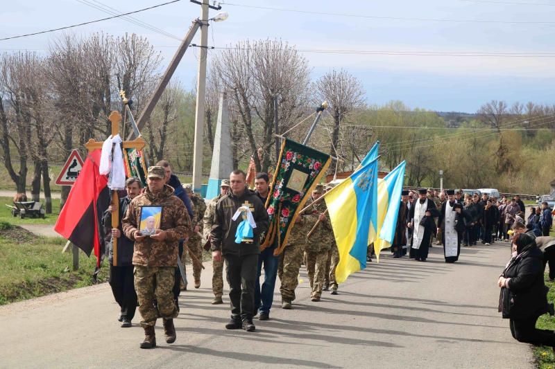 Помер у лавах ЗСУ: на Волині в останню дорогу провели Героя Олександра Горотя