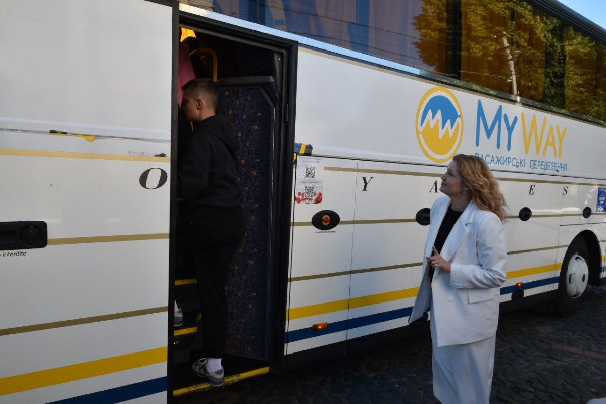 Діти загиблих Героїв та зниклих безвісти з Луцької громади вирушили на реабілітацію та відпочинок у США
