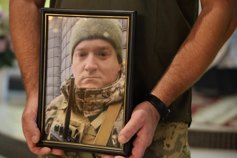 Загинув у бою на Харківщині: в Луцьку попрощалися з військовослужбовцем Дмитром Павловичем