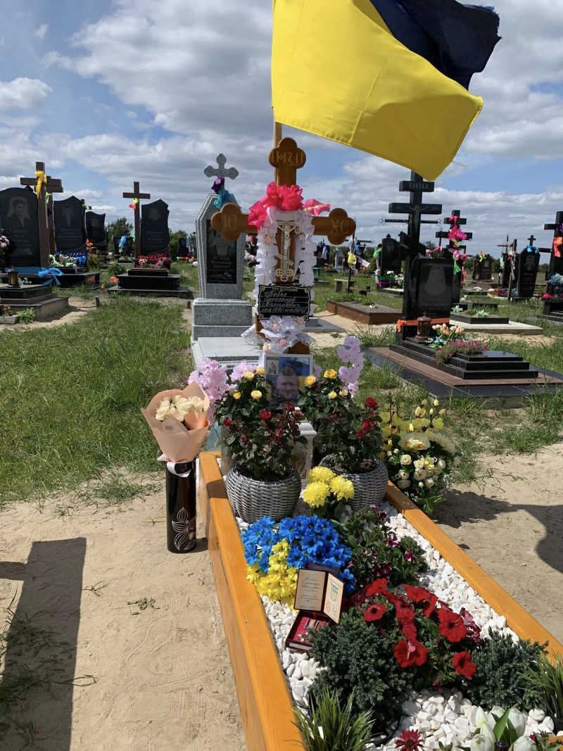 «Микола був люблячим чоловіком та батьком, а Олександр чудовим сином»: двох Героїв з Волині посмертно відзначили нагородами