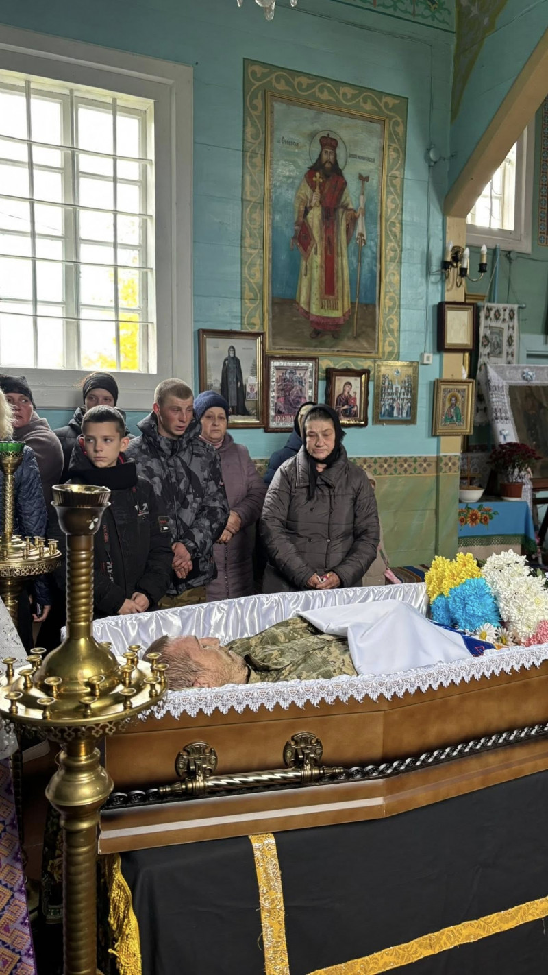 Навіки 37: на Волині провели в останню путь воїна Дениса Шайка